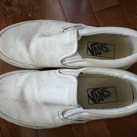 Vans - Picture 2 of 2